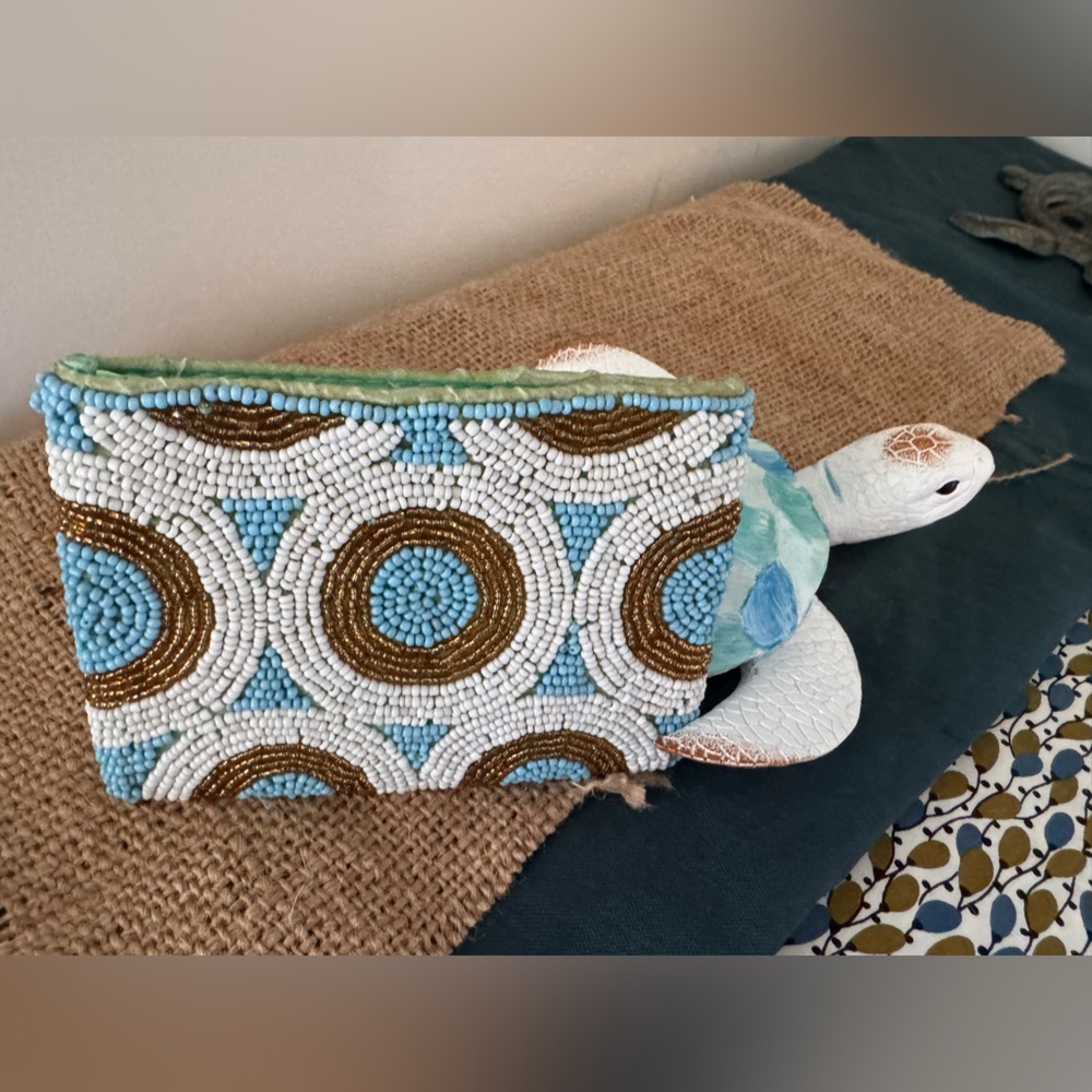 Batik Circle Motive Vintage Handcrafted Beaded Coin Clutch Blue White Gold 60s